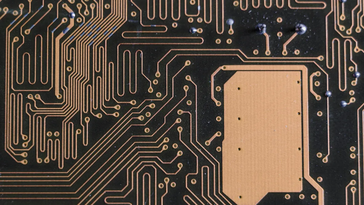 Materialauswahl und Layer-Stackup im HDI PCB Design